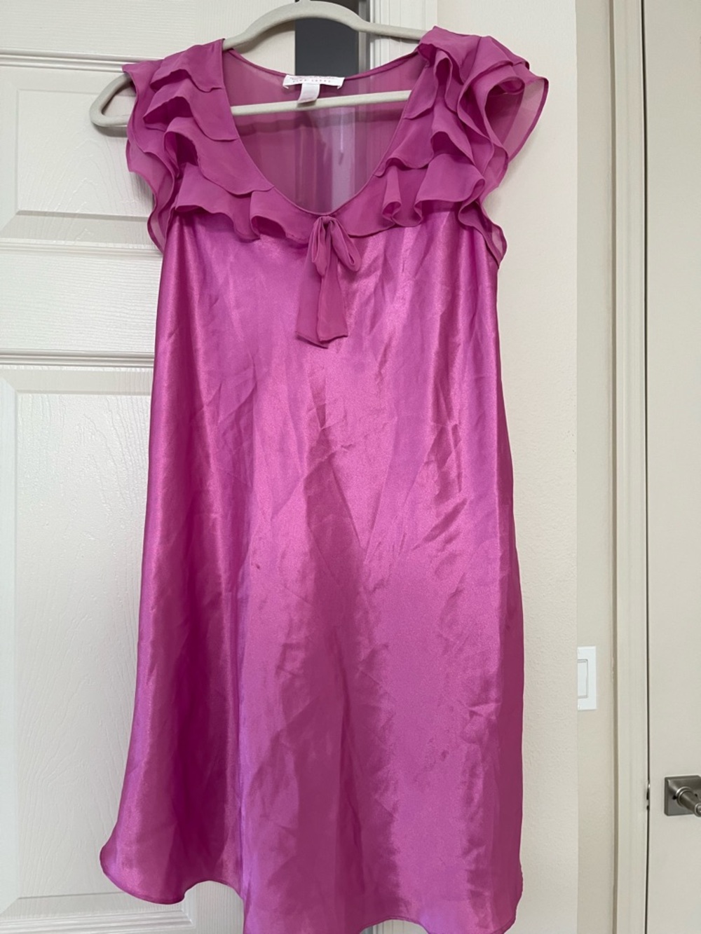 Oscar de la renta Pink label Ruffled Neck Satin nightgown Dress size small